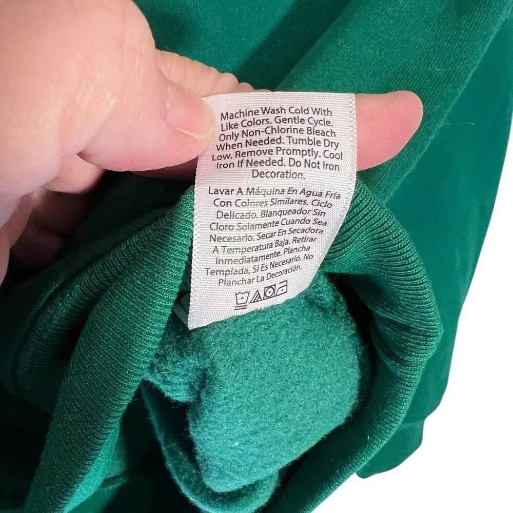 Wound Up What The Elf Is Going On Here Christmas Sweatshirt Green Size Medium - Picture 5 of 6